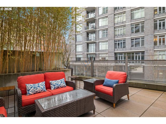 949 Nw OVERTON St 301, Portland, OR 97209