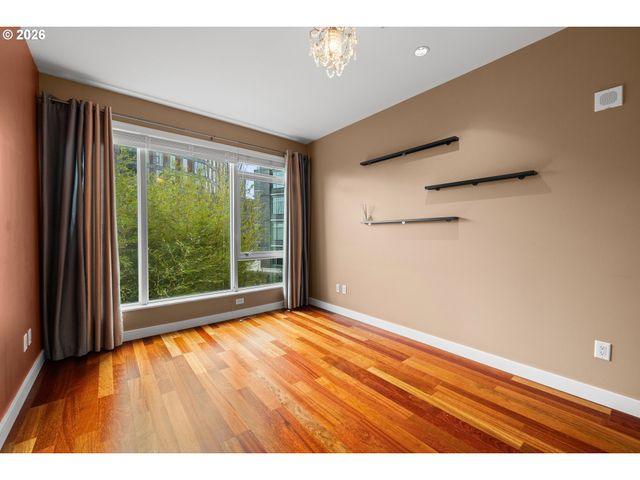 949 Nw OVERTON St 301, Portland, OR 97209