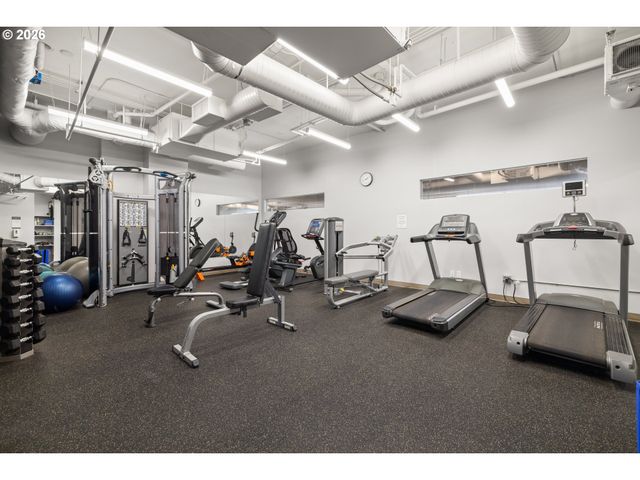 949 Nw OVERTON St 301, Portland, OR 97209