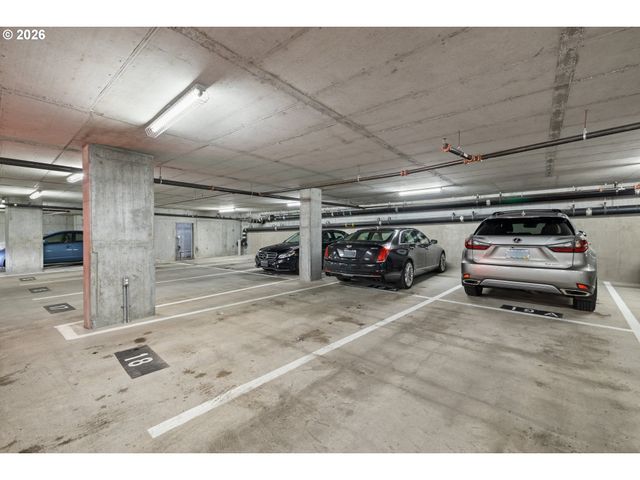 949 Nw OVERTON St 301, Portland, OR 97209