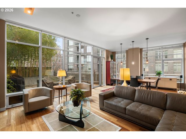 949 Nw OVERTON St 301, Portland, OR 97209