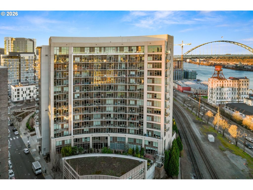 949 Nw OVERTON St 301, Portland, OR 97209