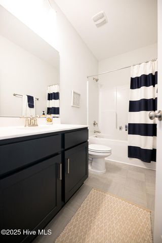 205 S Bandwheel Way, Hampstead, NC 28443