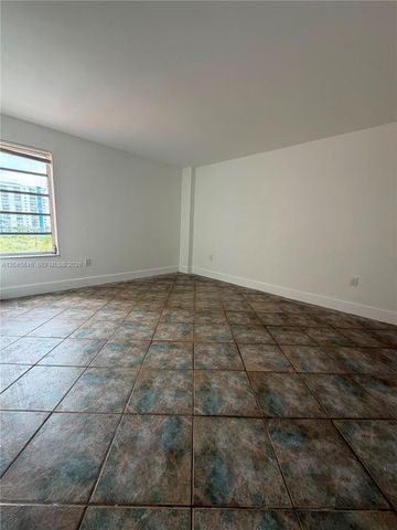 4801 NW 7th Street 60816, Miami, FL 33126