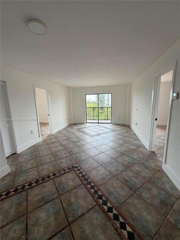 4801 NW 7th Street 60816, Miami, FL 33126