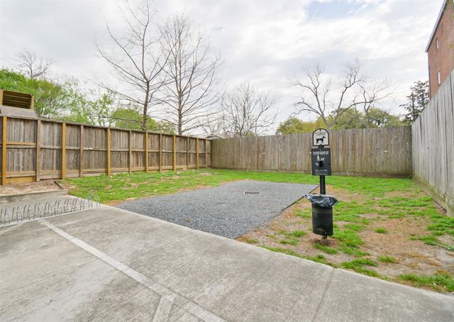 2802 Morrison Street 109, Houston, TX 77009