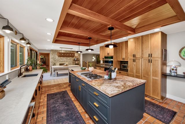 5154 Lower Beaver Road, Des Moines, IA 50310