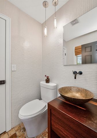 5154 Lower Beaver Road, Des Moines, IA 50310