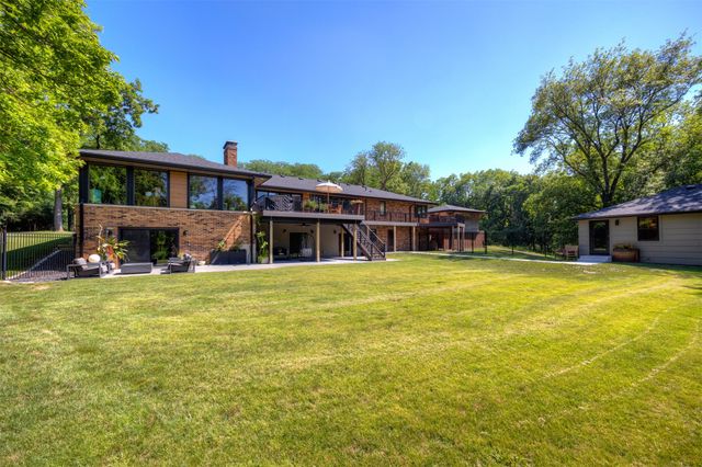 5154 Lower Beaver Road, Des Moines, IA 50310