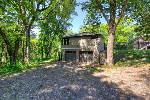 5154 Lower Beaver Road, Des Moines, IA 50310
