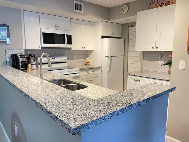 278 Village Boulevard 8205, Tequesta, FL 33469