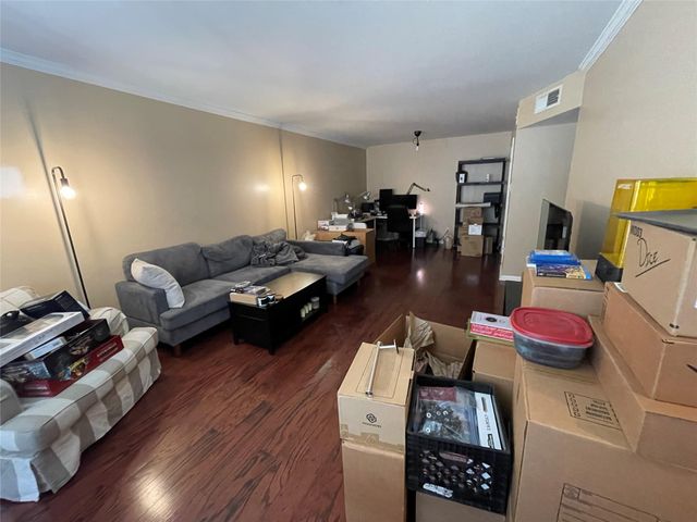 4643 Wild Indigo Street 399, Houston, TX 77027