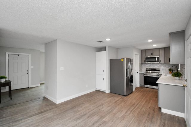 1030 San Felipe Road, Sealy, TX 77474