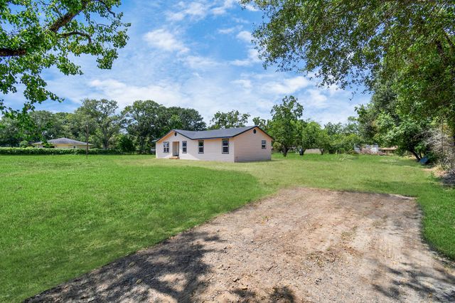 1030 San Felipe Road, Sealy, TX 77474