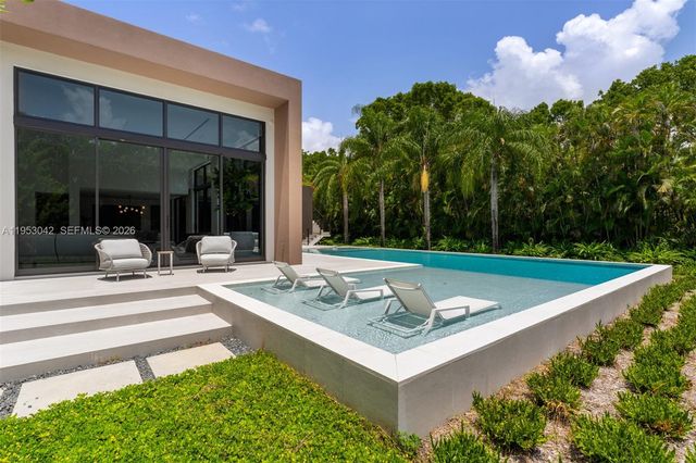 5825 SW 111th Terrace, Pinecrest, FL 33156
