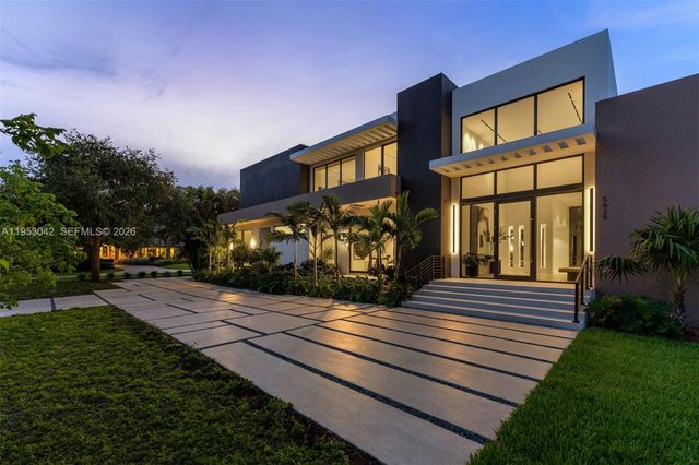5825 SW 111th Terrace, Pinecrest, FL 33156