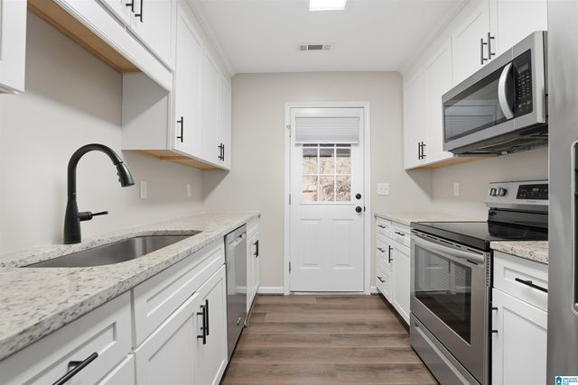 2087 MONTREAT CIRCLE, Vestavia Hills, AL 35216