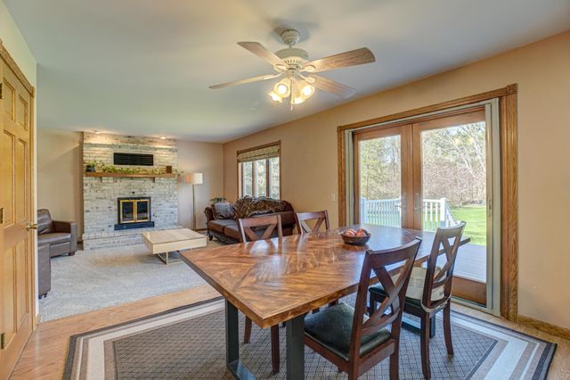 922 Ridge Pass, Hudson, WI 54016