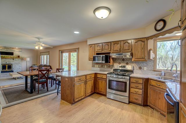 922 Ridge Pass, Hudson, WI 54016