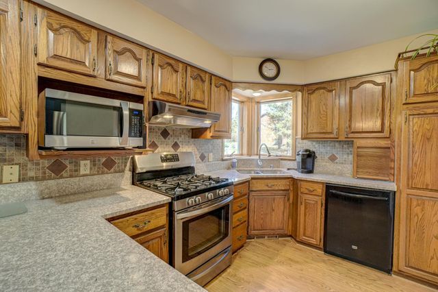 922 Ridge Pass, Hudson, WI 54016