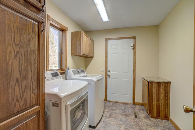 922 Ridge Pass, Hudson, WI 54016