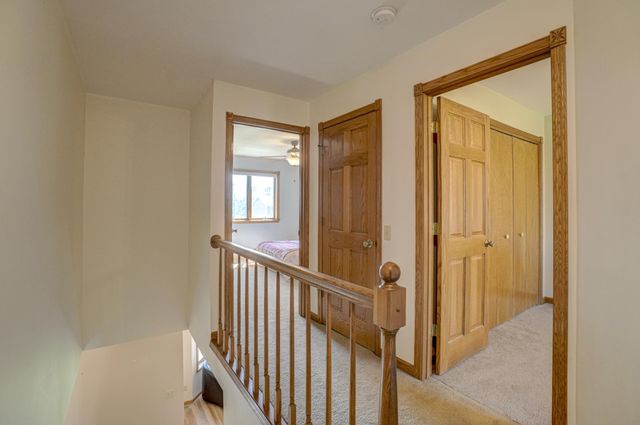 922 Ridge Pass, Hudson, WI 54016