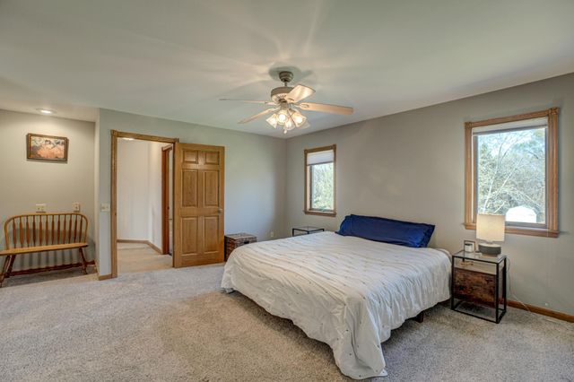 922 Ridge Pass, Hudson, WI 54016