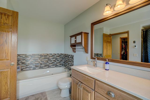 922 Ridge Pass, Hudson, WI 54016