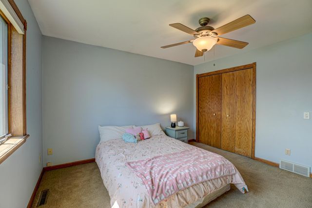 922 Ridge Pass, Hudson, WI 54016
