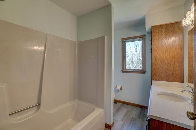 922 Ridge Pass, Hudson, WI 54016
