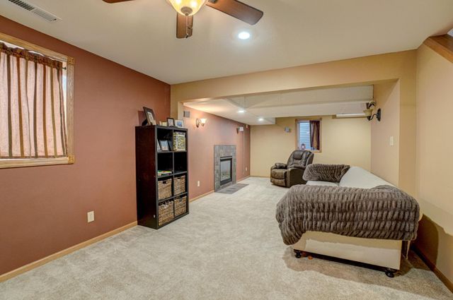 922 Ridge Pass, Hudson, WI 54016