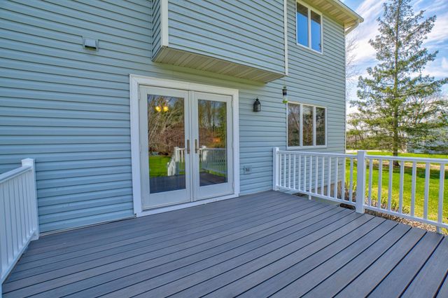 922 Ridge Pass, Hudson, WI 54016
