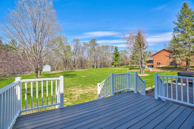 922 Ridge Pass, Hudson, WI 54016