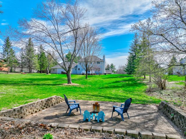 922 Ridge Pass, Hudson, WI 54016