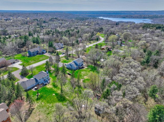 922 Ridge Pass, Hudson, WI 54016