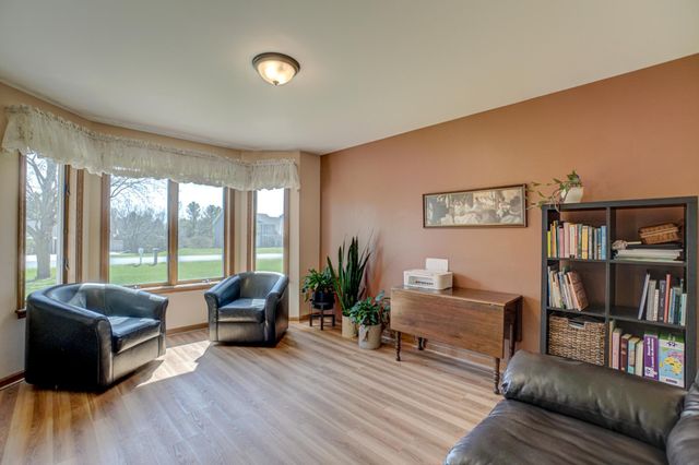 922 Ridge Pass, Hudson, WI 54016