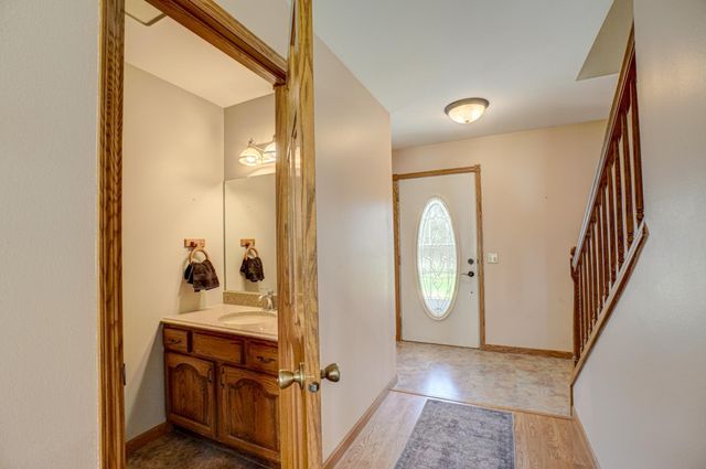 922 Ridge Pass, Hudson, WI 54016