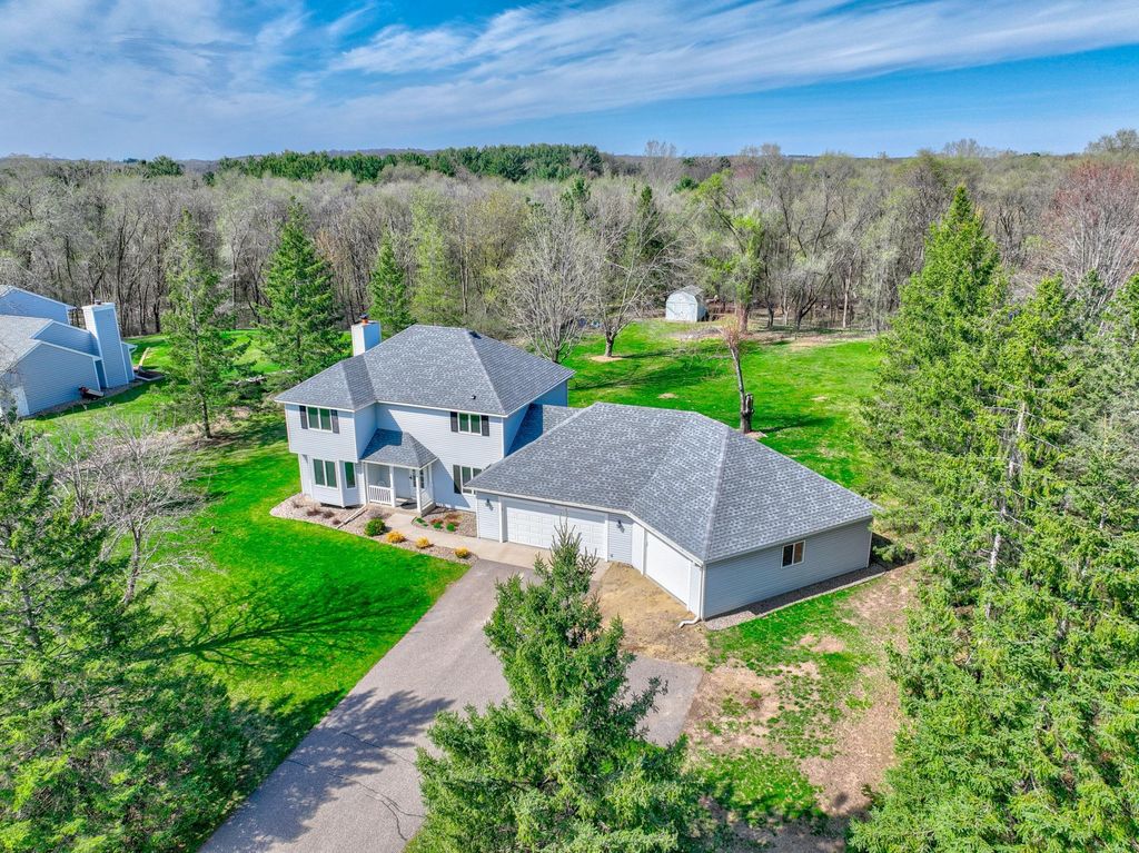 922 Ridge Pass, Hudson, WI 54016