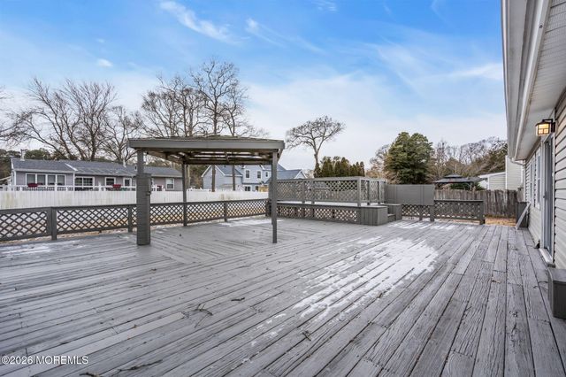 109 Laurel Boulevard, Lanoka Harbor, NJ 08734