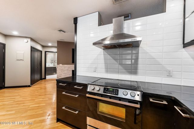 1800 THE GREENS Way 609, Jacksonville Beach, FL 32250