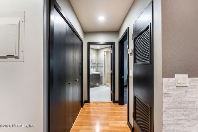 1800 THE GREENS Way 609, Jacksonville Beach, FL 32250