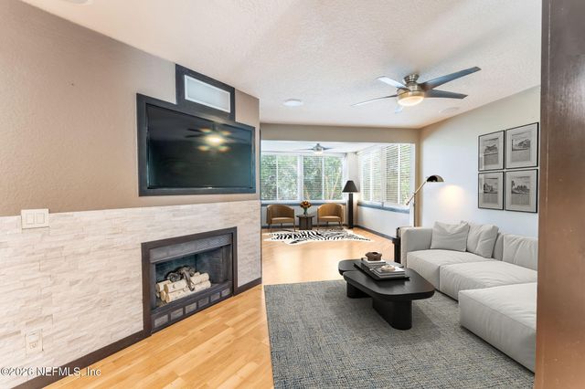 1800 THE GREENS Way 609, Jacksonville Beach, FL 32250