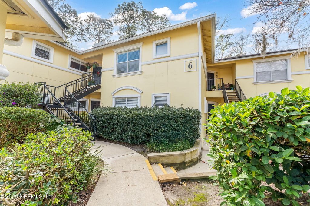 1800 THE GREENS Way 609, Jacksonville Beach, FL 32250