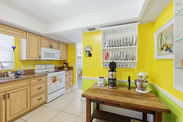 12 GOLFVIEW COURT, Rotonda West, FL 33947