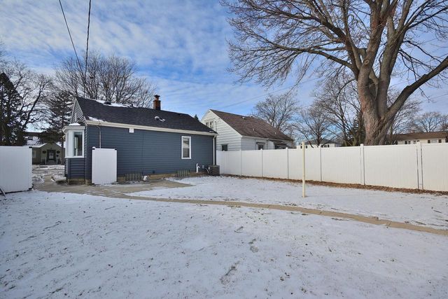 2708 S 45th STREET, Milwaukee, WI 53219