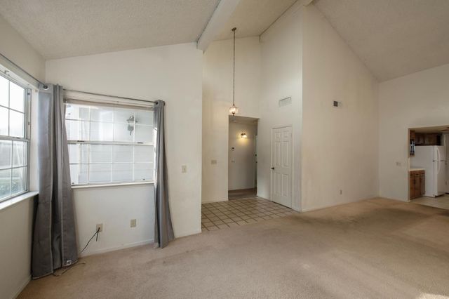 1423 Plymouth Rock Way, Clovis, CA 93612