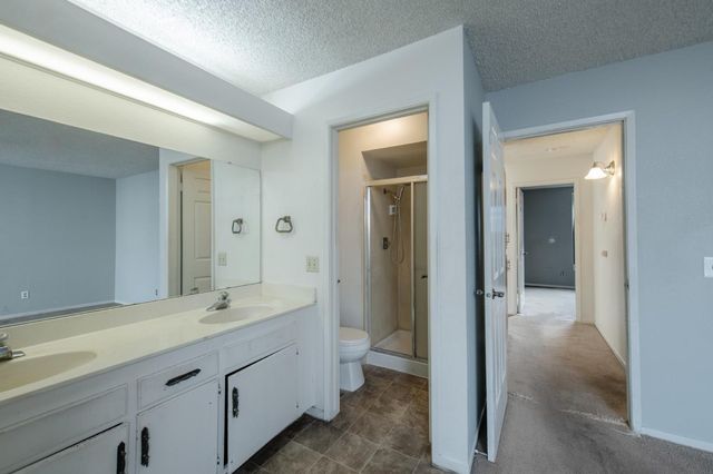 1423 Plymouth Rock Way, Clovis, CA 93612