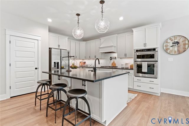 10400 Meyers Park Dr, Ashland, VA 23005