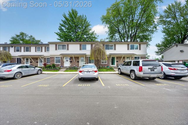 39700 Manor Drive 10, Harrison Charter Township, MI 48045