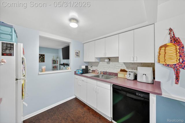 39700 Manor Drive 10, Harrison Charter Township, MI 48045